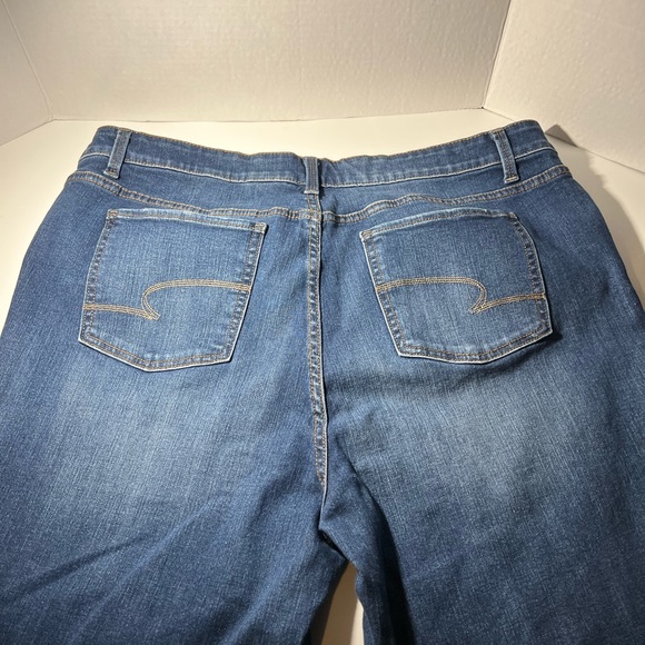 Time And Tru Jeans Women's Blue Plus 20 Straight Leg Denim Ladies Distressed - Picture 6 of 8